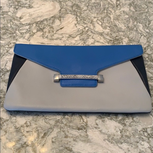 Vince Camuto Handbags - Vince Camuto Julia Clutch